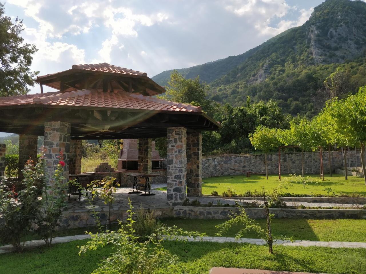 Yades Pozar Hotel Loutraki  Exterior photo